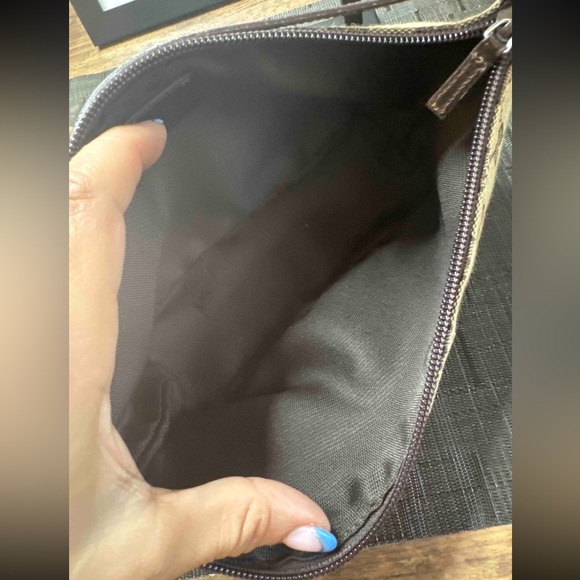 EUC Vintage Gucci Boat Pochette Bag - Amazing Condition!!! Includes COA - Picture 9 of 16